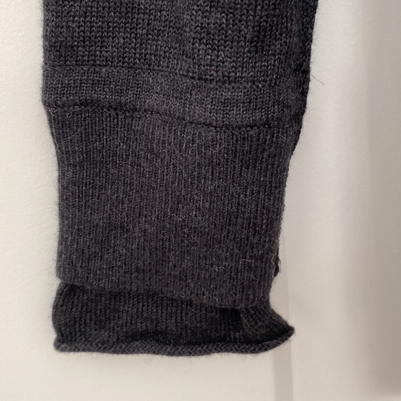 Lululemon Poncho Charcoal Grey - Picture 2 of 4